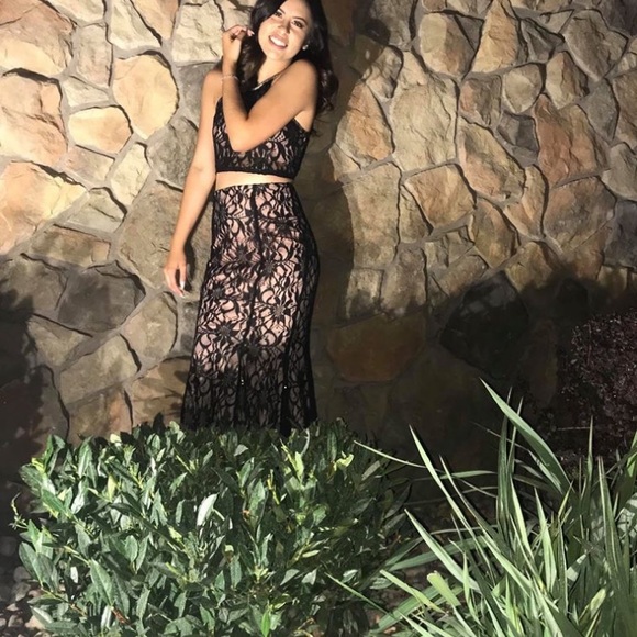 Prom Dress! Worn once! Size Small or 0! - Picture 5 of 8